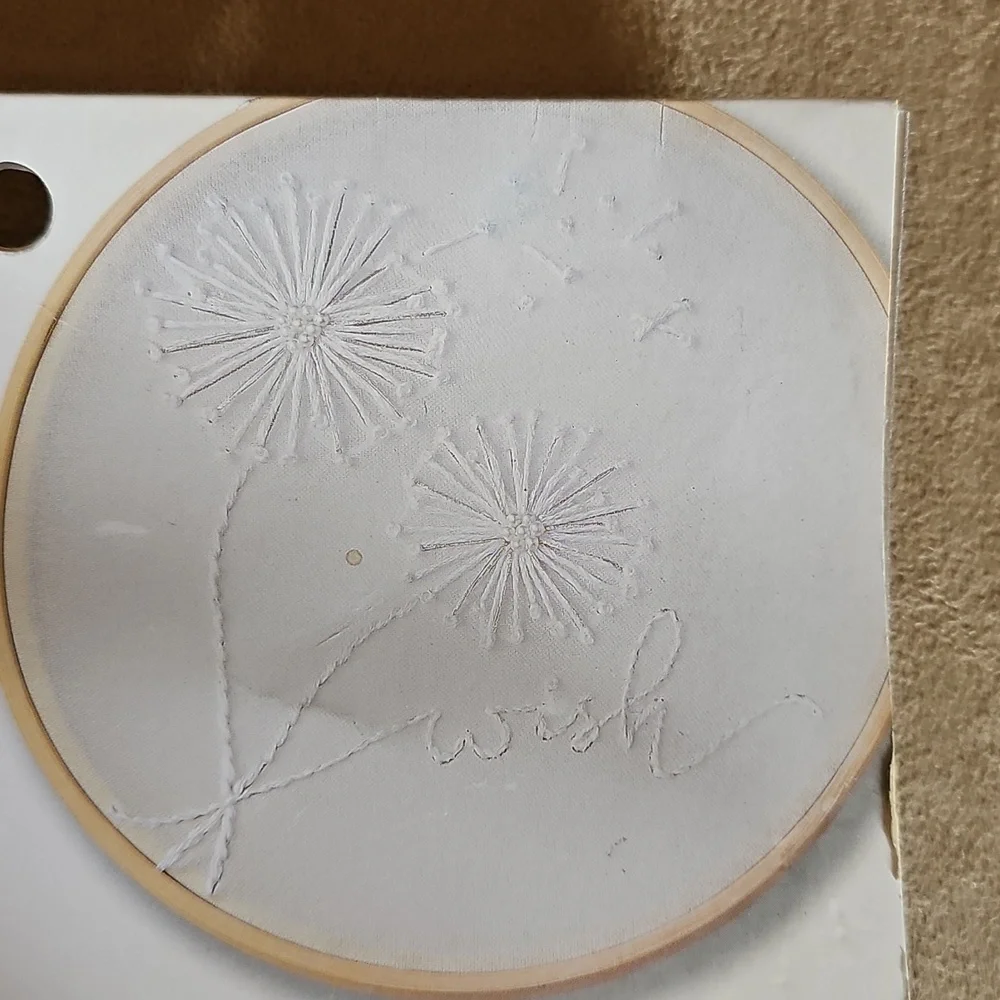 Loops & Threads Embroidery Kit - Picture 6 of 6